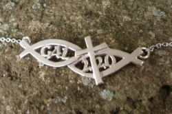 Galatians 2:20 pendant/bracelet The design of the bow is under constructon!